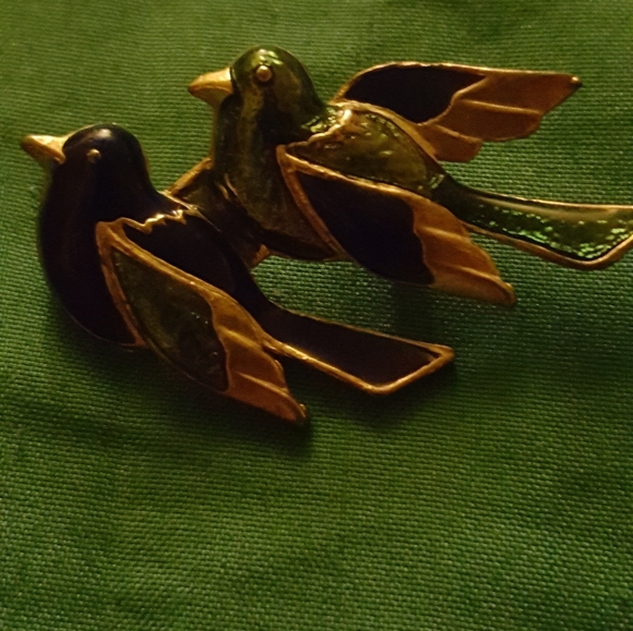 Brooch - Picture 2 of 2